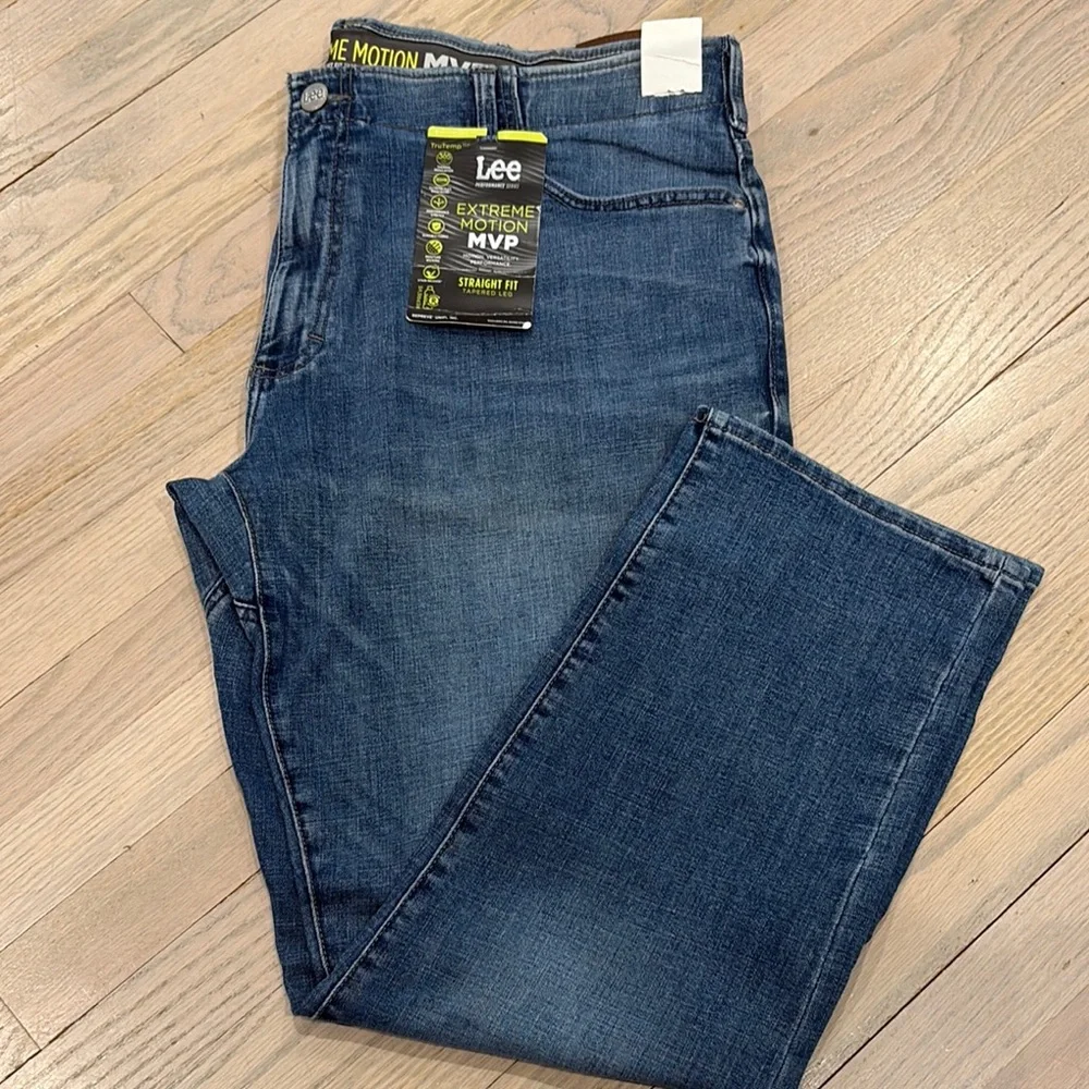 Lee Blue Relaxed Straight Fit Jeans/ Extreme Motion Tapered Leg - Picture 16 of 16